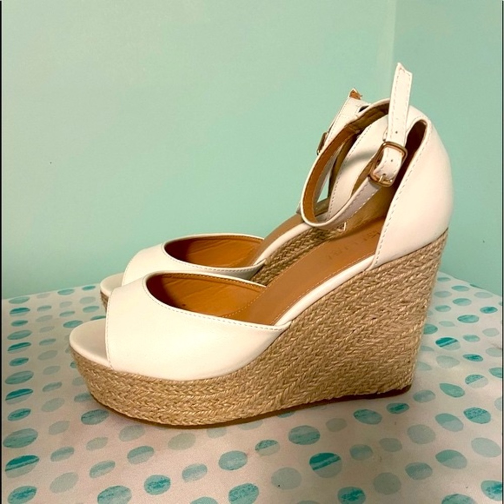 NWOT Krush white leather platform wedge sandals size 8-8.5 from Nasty Gal